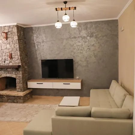 Burimi House * Berat