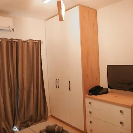 Burimi House Apartamento Berat