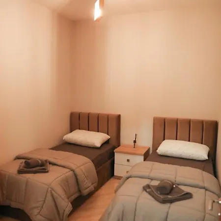 Apartman Burimi House *