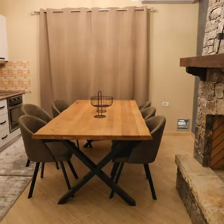 Burimi House Apartman *
